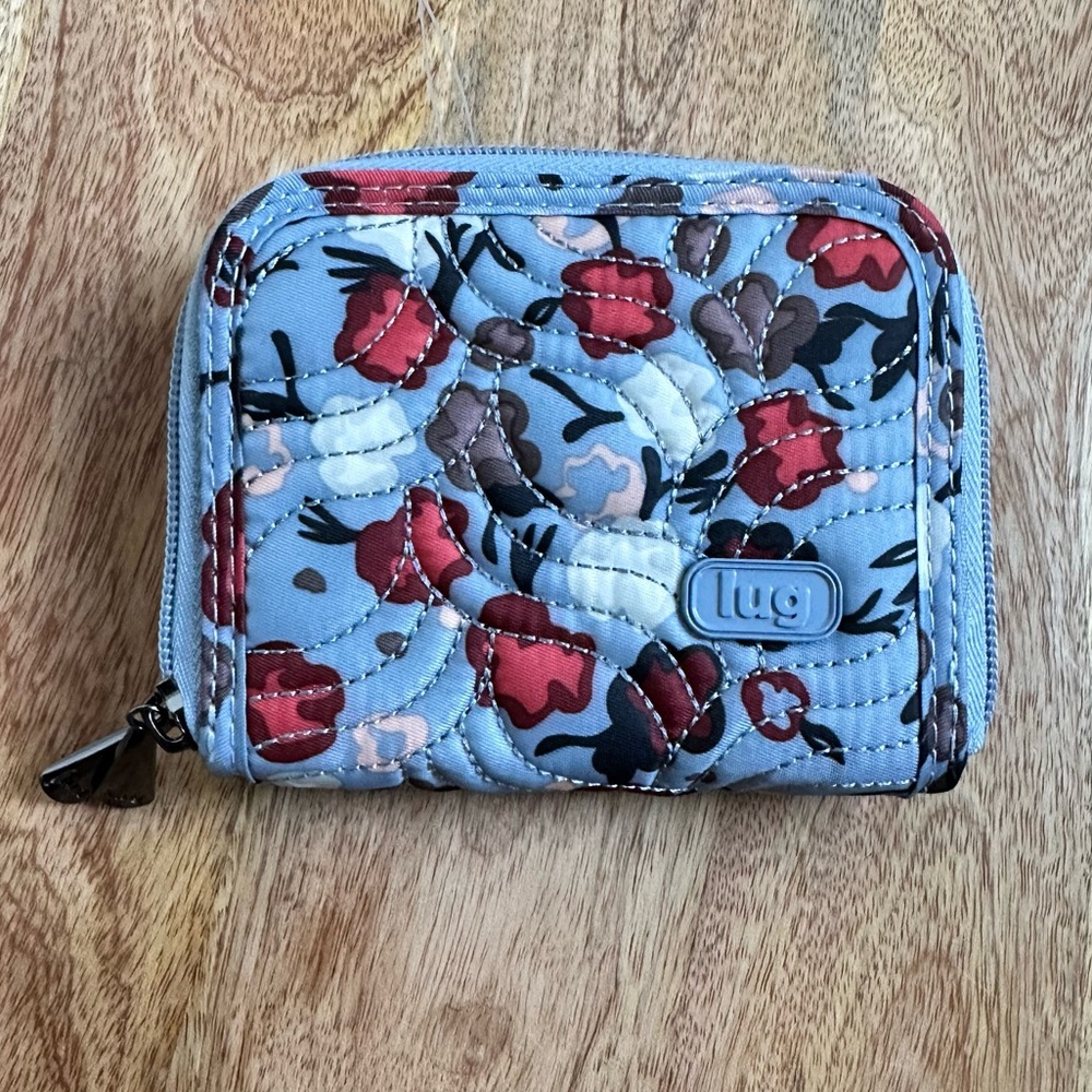 Lug Splits Wallet in BSM Blue Floral NEW